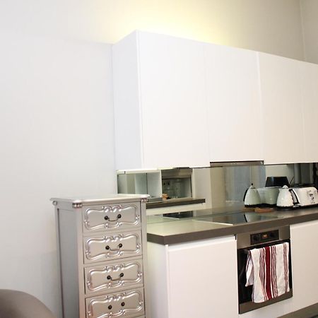 Modernized South Kensington Apartments Лондон Экстерьер фото