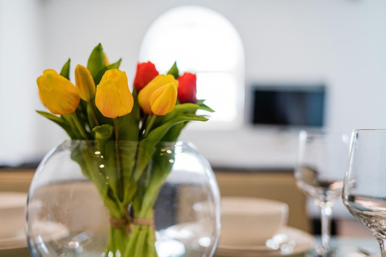 Modernized South Kensington Apartments Лондон Экстерьер фото