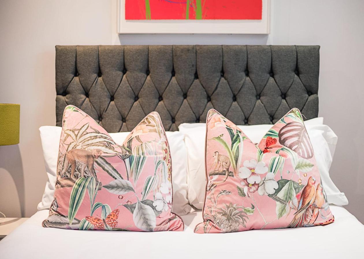 Modernized South Kensington Apartments Лондон Экстерьер фото