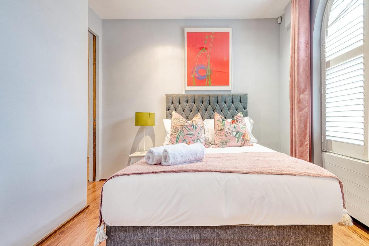 Modernized South Kensington Apartments Лондон Экстерьер фото