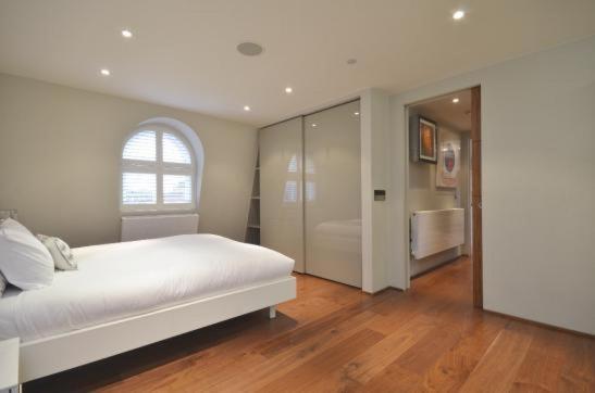 Modernized South Kensington Apartments Лондон Экстерьер фото