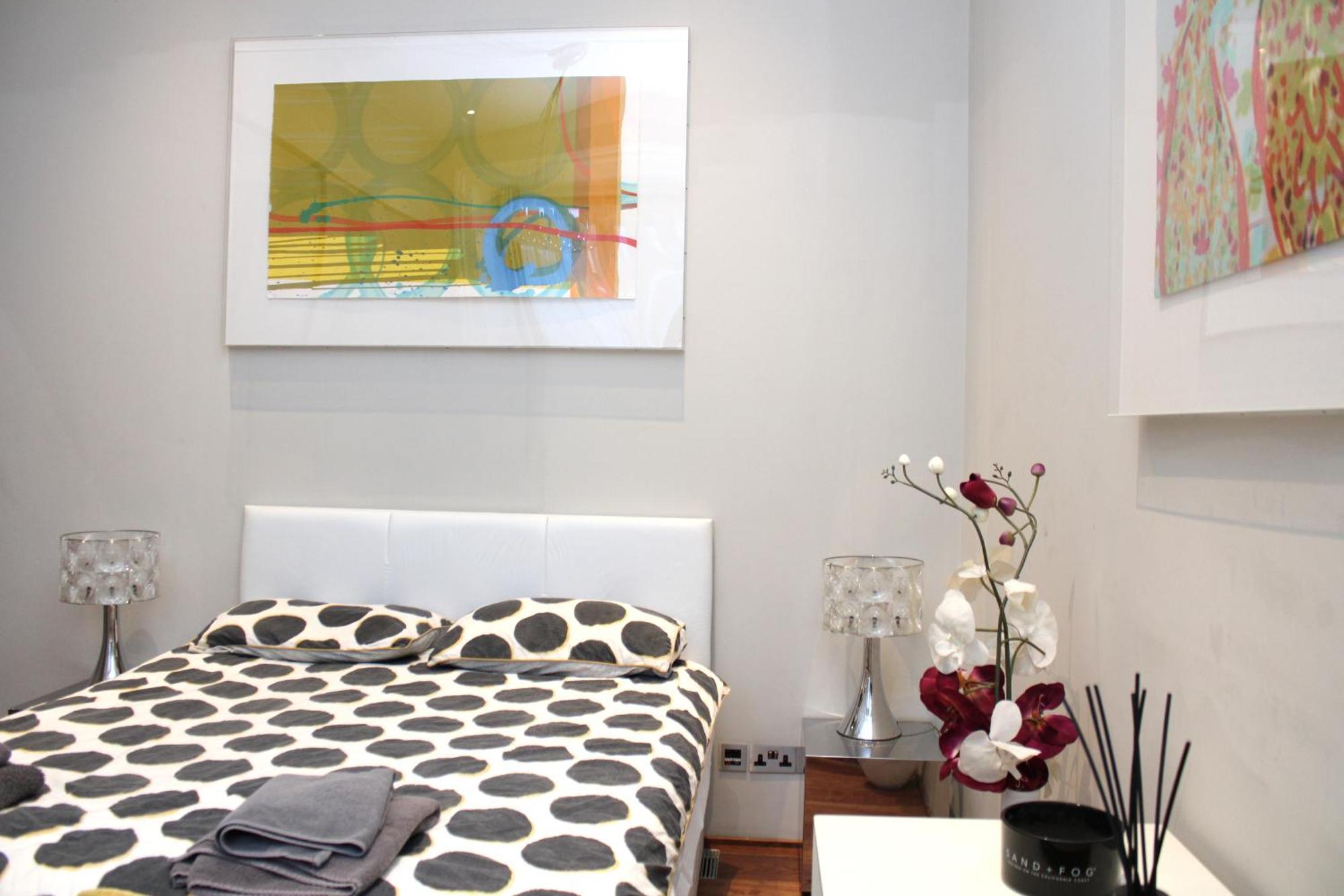 Modernized South Kensington Apartments Лондон Экстерьер фото