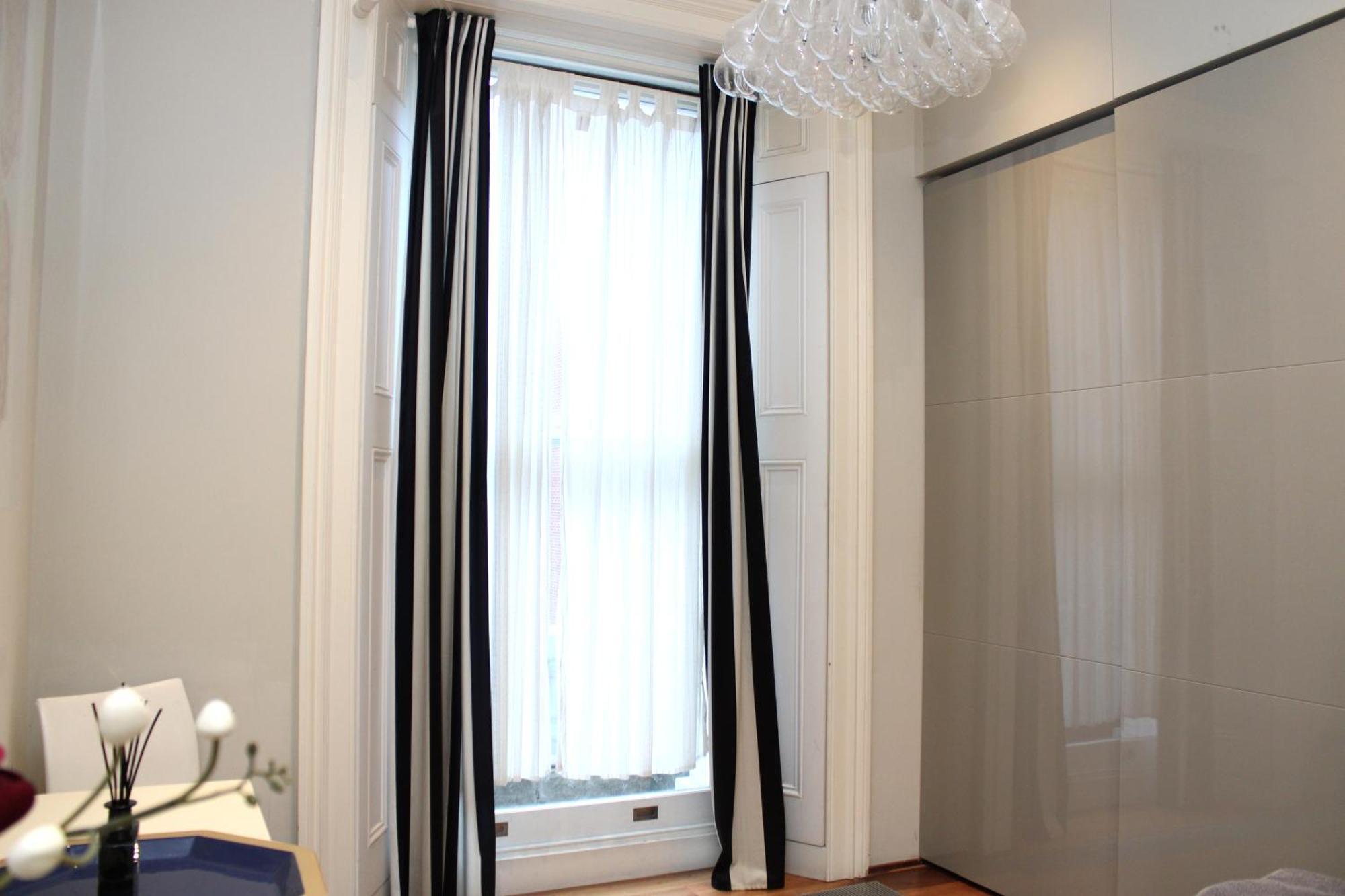 Modernized South Kensington Apartments Лондон Экстерьер фото